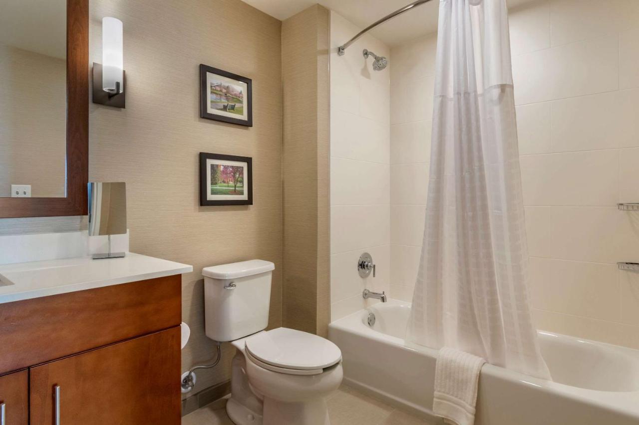 Comfort Suites Camp Hill-Harrisburg West Eksteriør bilde
